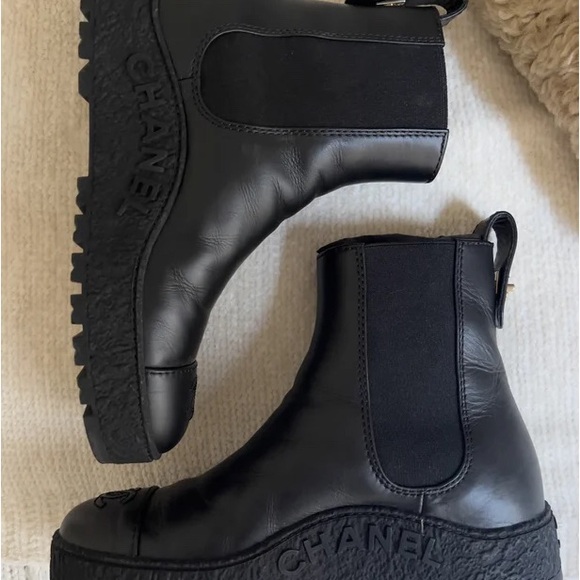 CHANEL Icon Boot Black w/LGHW Size 38 - Picture 3 of 9